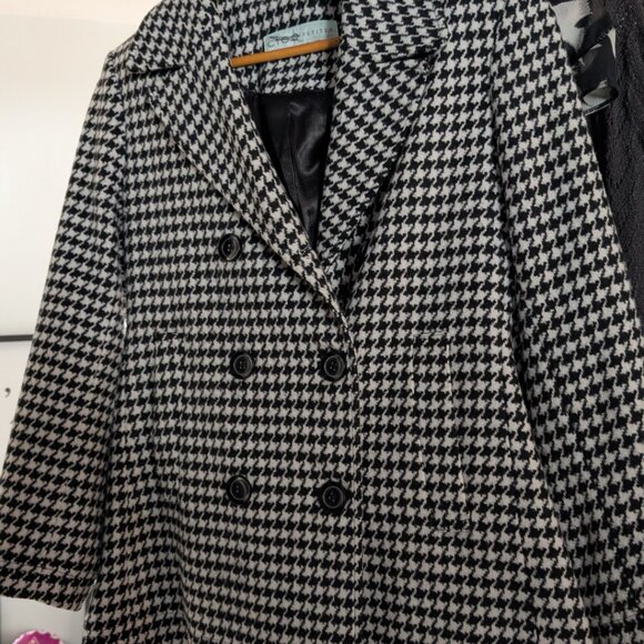 Cleo Petite Jackets & Blazers - Houndstooth Cleo Petite Wool Coat size 8